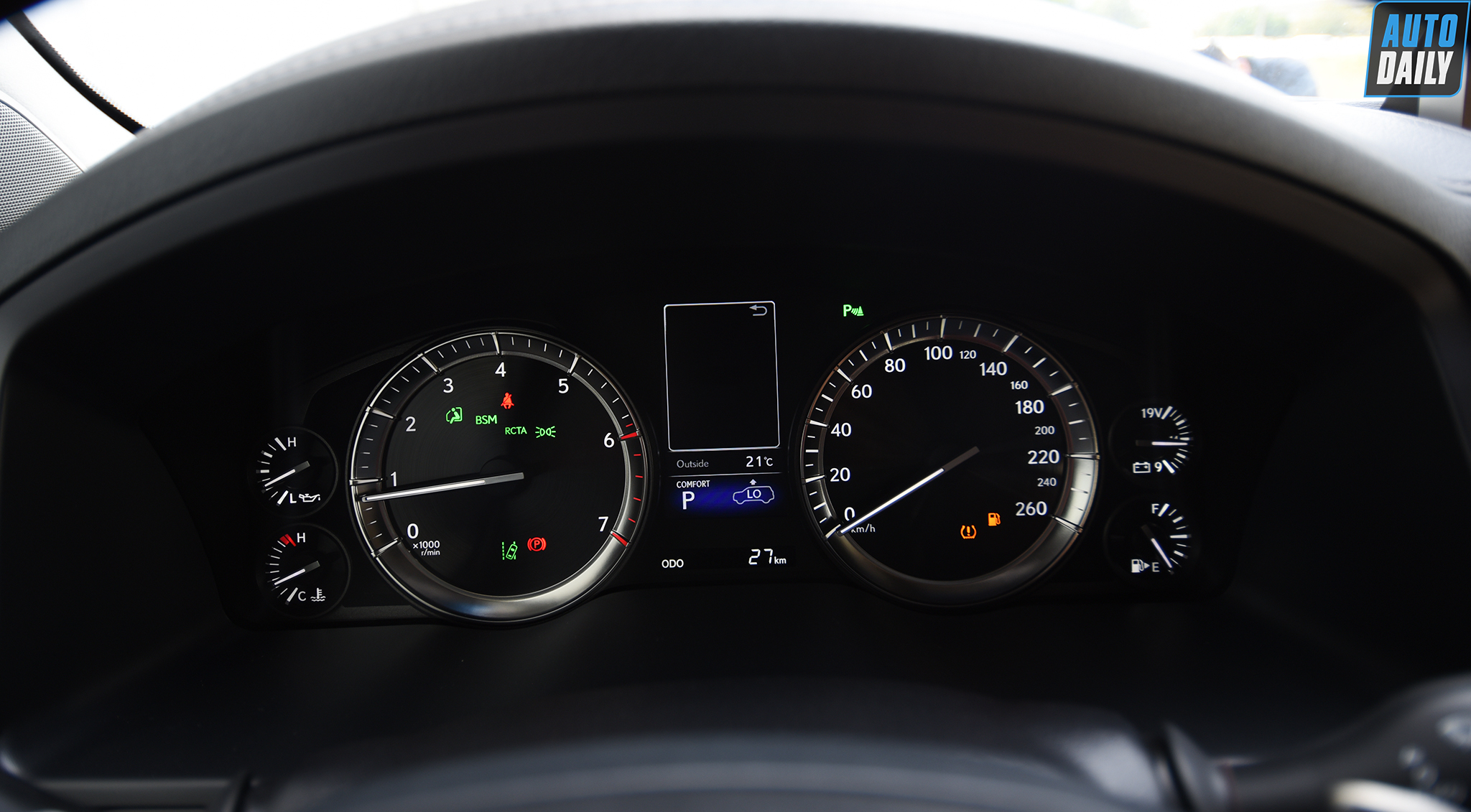 Ảnh chi tiết Lexus LX570 Super Sport 2021 giá hơn 9 tỷ tại Việt Nam 35.jpg