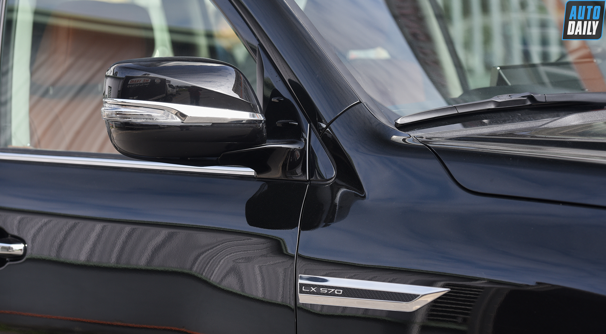 Ảnh chi tiết Lexus LX570 Super Sport 2021 giá hơn 9 tỷ tại Việt Nam 8.jpg