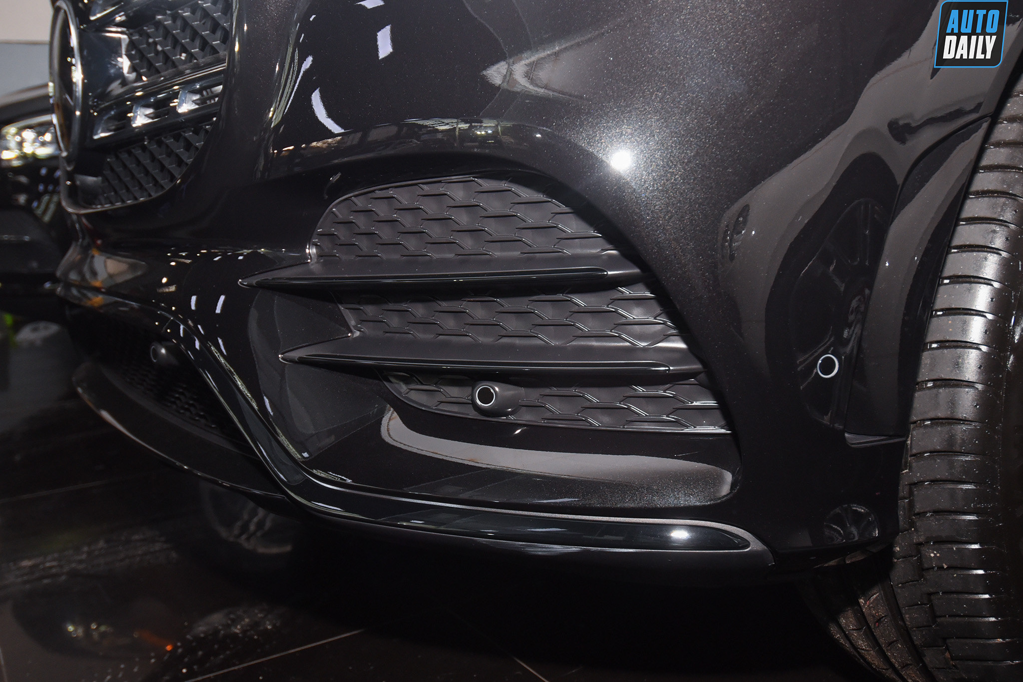 Ảnh chi tiết Mercedes-Benz GLS 580 2020 giá hơn 9 tỷ tại Việt Nam 10.jpg