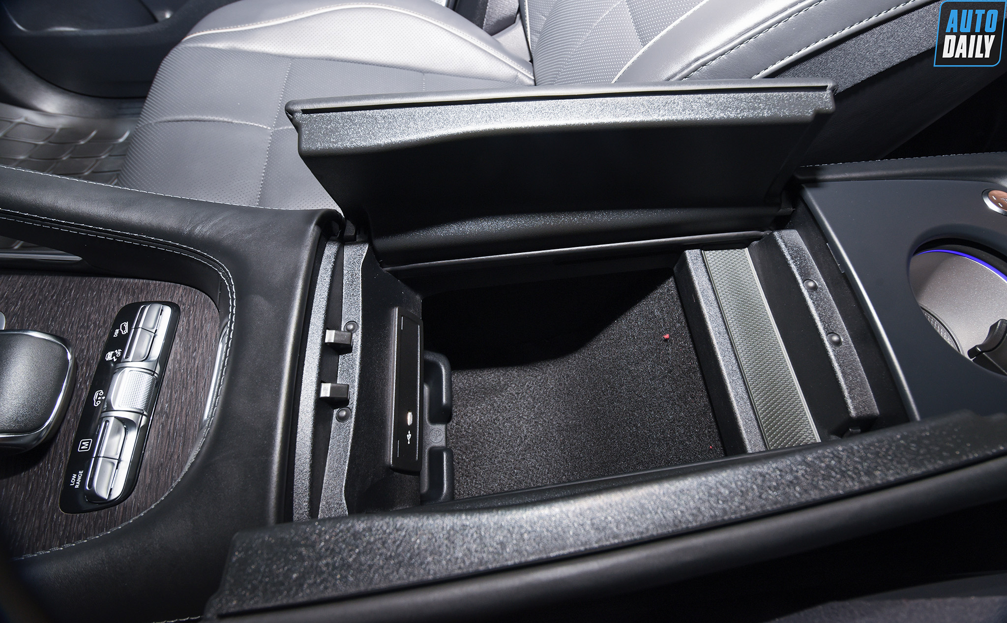 Ảnh chi tiết Mercedes-Benz GLS 580 2020 giá hơn 9 tỷ tại Việt Nam 24.jpg