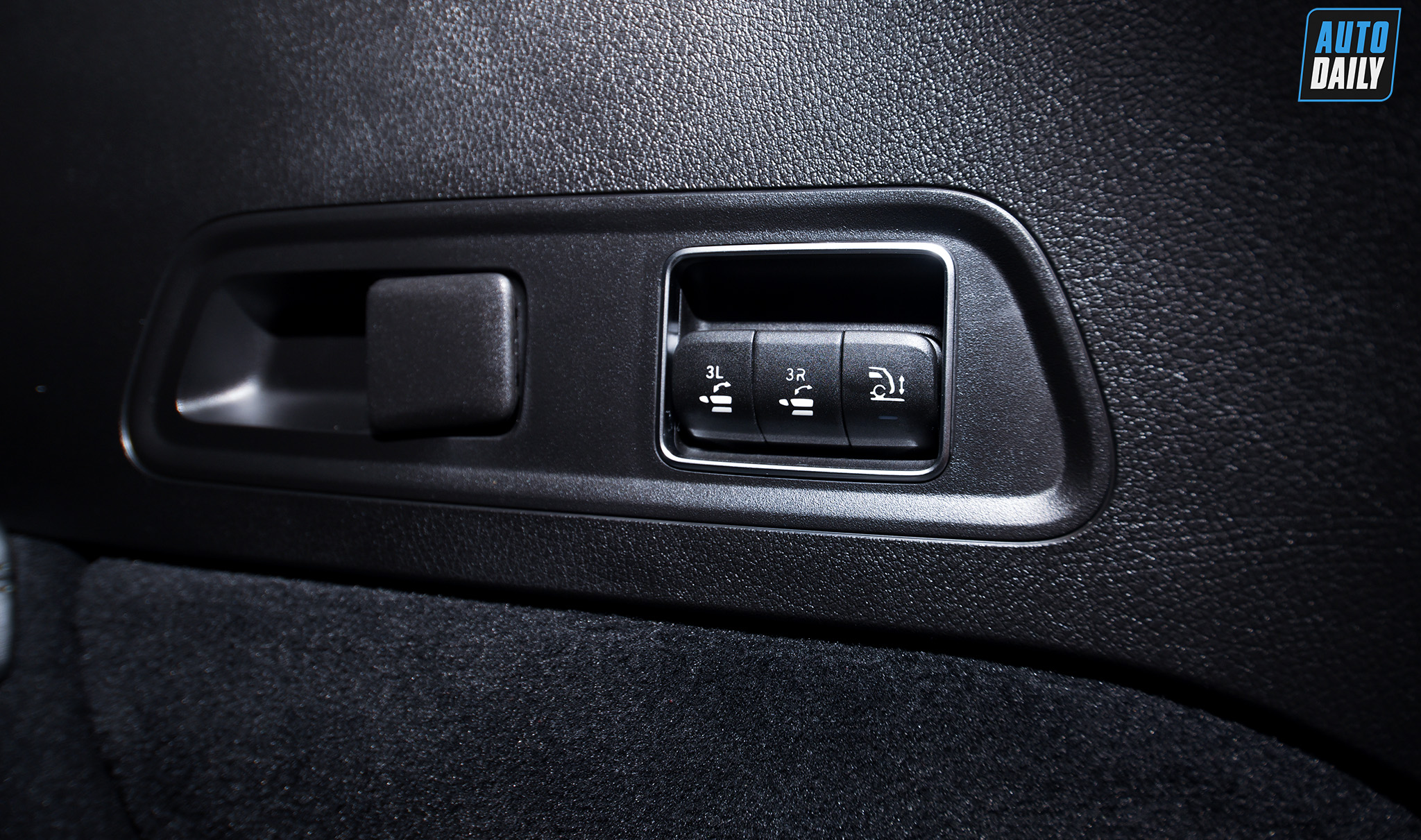 Ảnh chi tiết Mercedes-Benz GLS 580 2020 giá hơn 9 tỷ tại Việt Nam 35.jpg