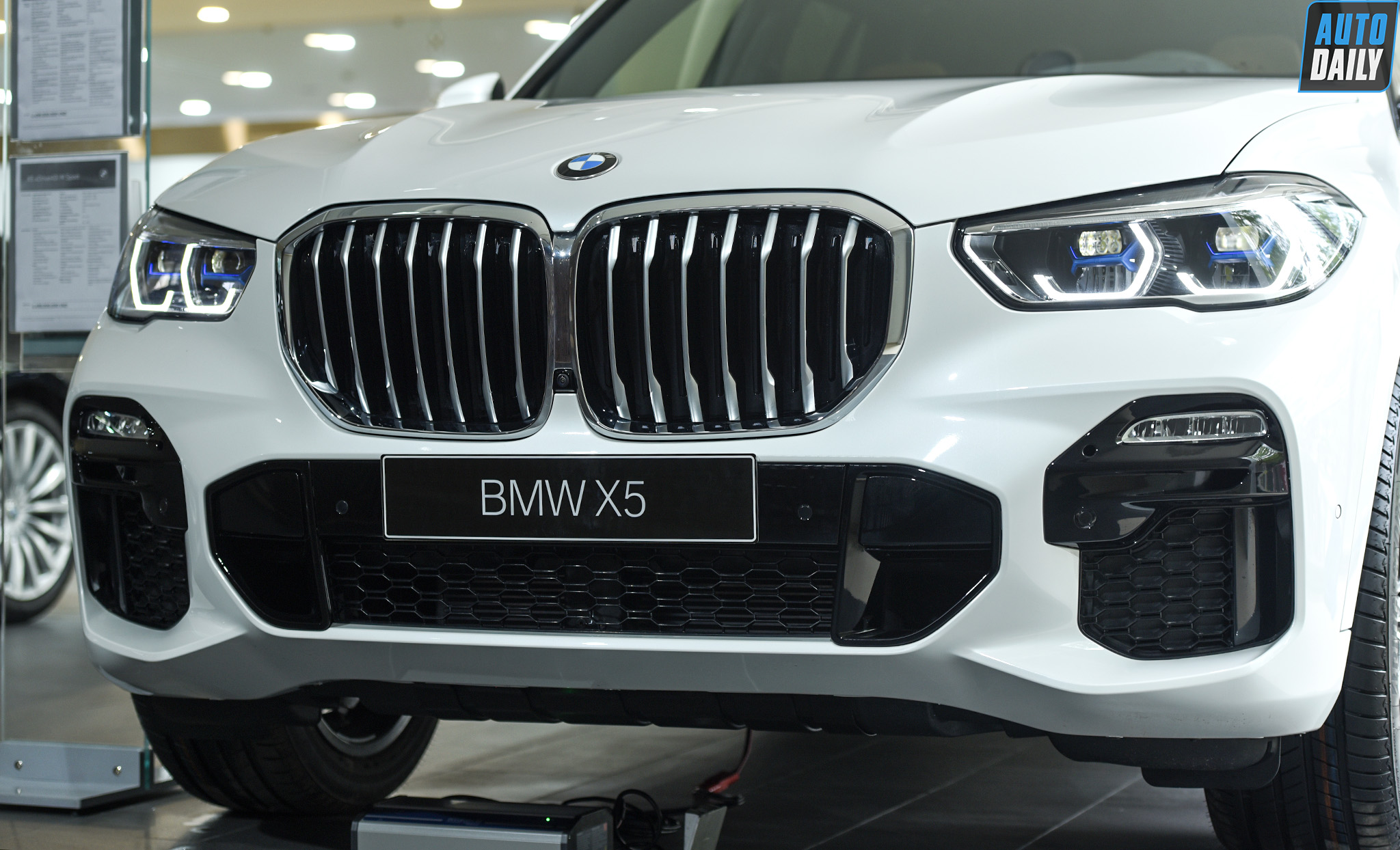 Chi tiết BMW X5 M-Sport giá 4,5 tỷ đồng tại Việt Nam x29.jpg