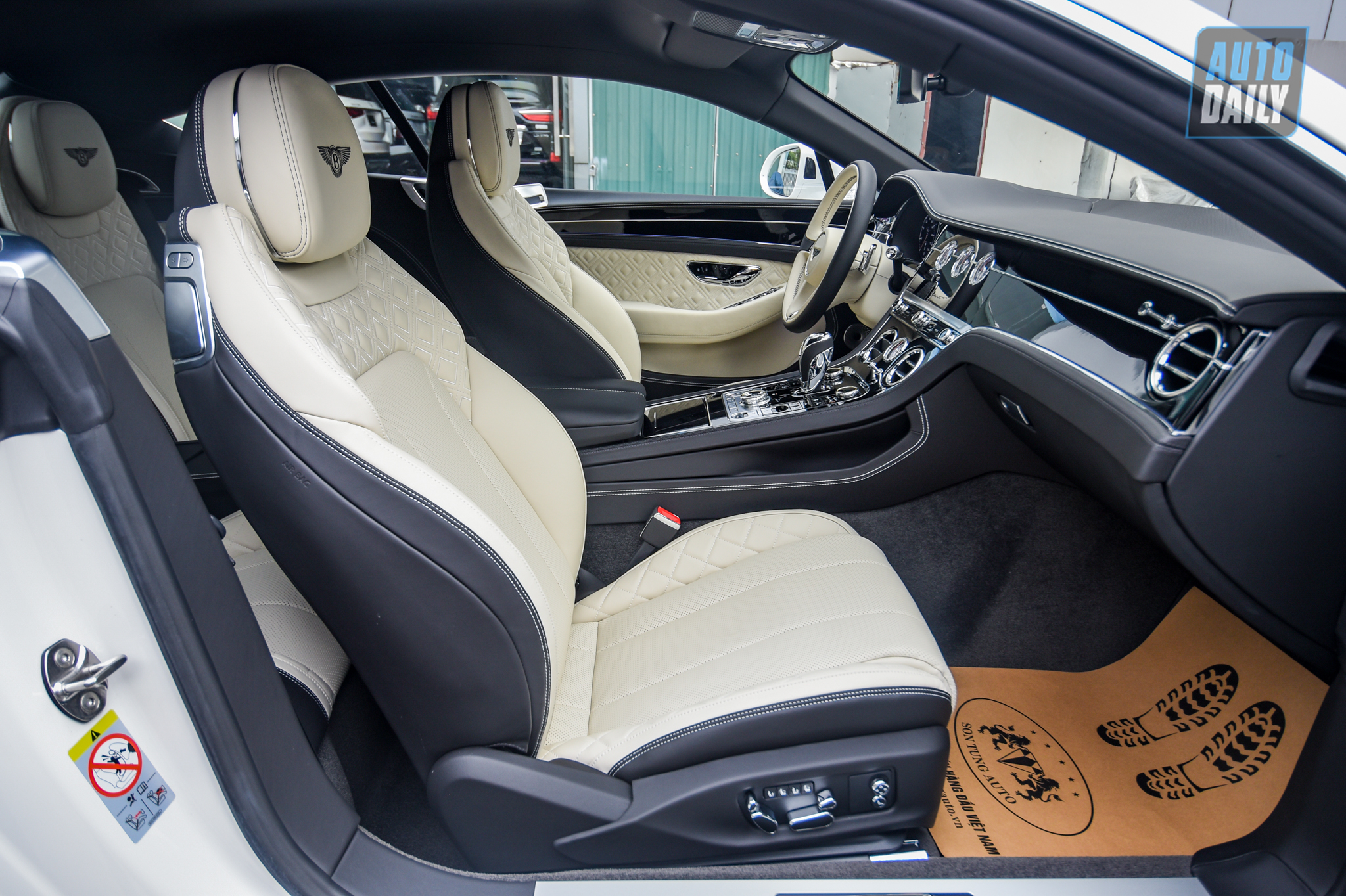 Tất tần tật về Bentley Continental GT V8 2020 thứ 2 tại Việt Nam dsc-4733.jpg