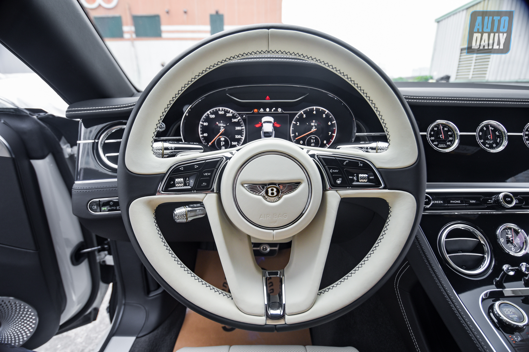 Tất tần tật về Bentley Continental GT V8 2020 thứ 2 tại Việt Nam dsc-4774.jpg