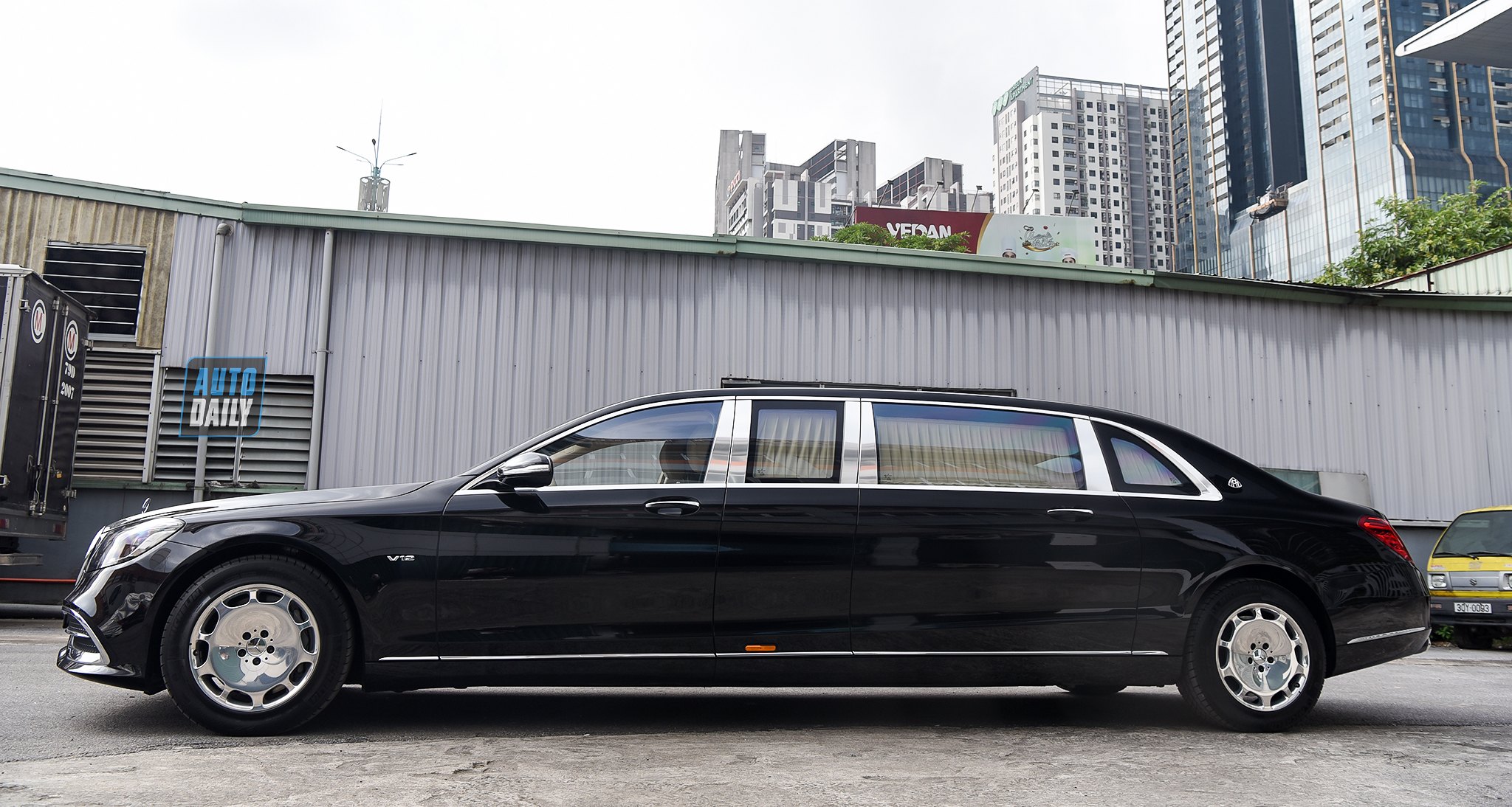 Limousine siêu sang cho 'Chủ tịch' Mercedes-Maybach S650 Pullman đẳng cấp cỡ nào? 1.jpg