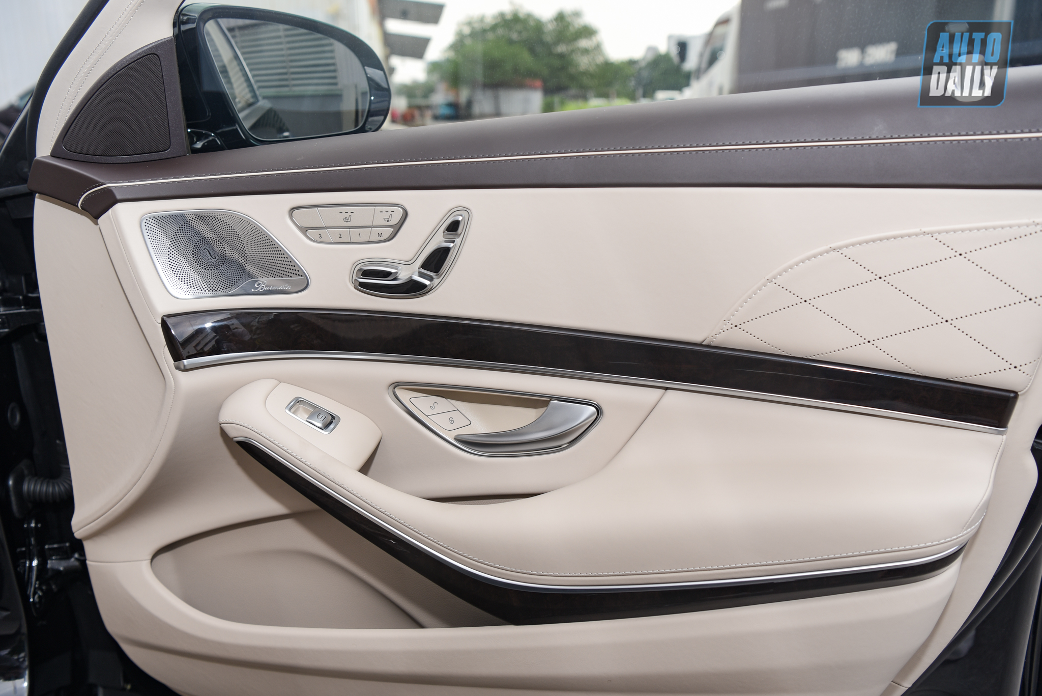 Ảnh chi tiết Mercedes-Maybach S650 Pullman 2020 đầu tiên tại Việt Nam dsc-0858.jpg