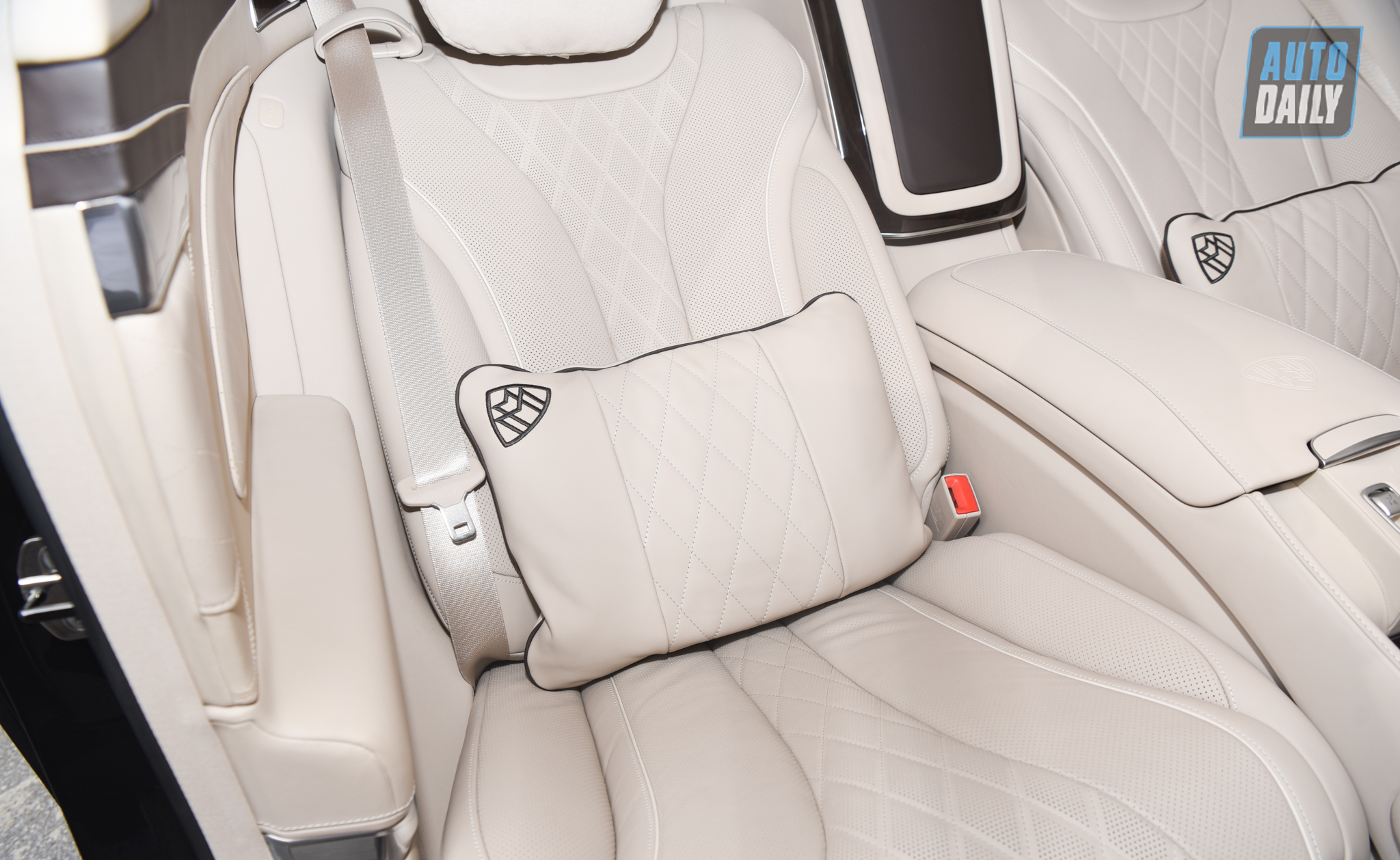 Ảnh chi tiết Mercedes-Maybach S650 Pullman 2020 đầu tiên tại Việt Nam dsc-0881.jpg