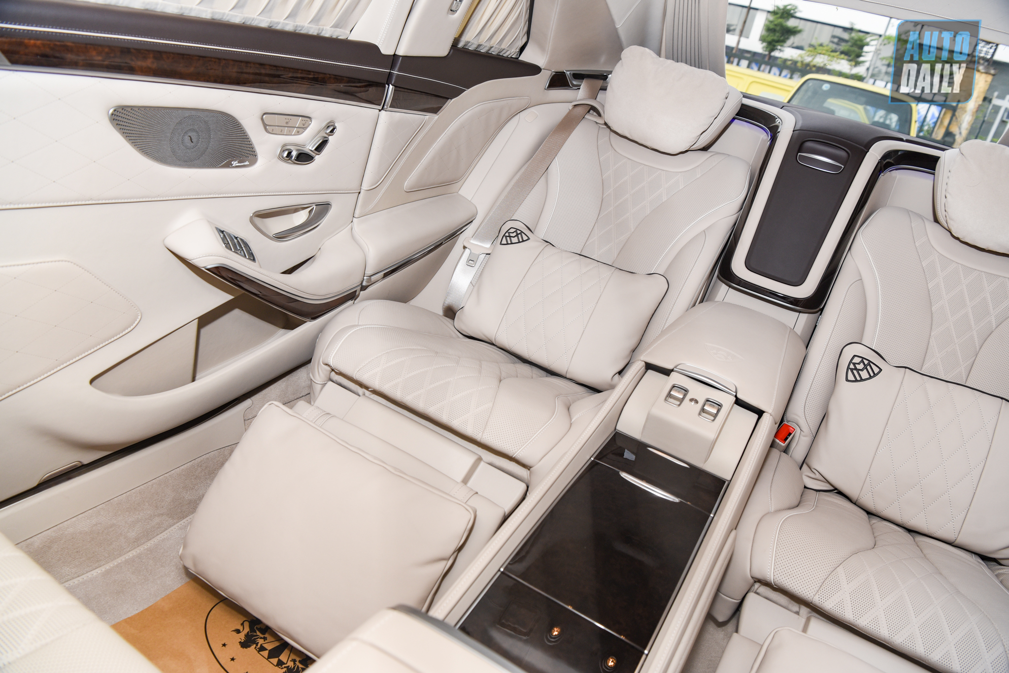 Ảnh chi tiết Mercedes-Maybach S650 Pullman 2020 đầu tiên tại Việt Nam dsc-0906.jpg