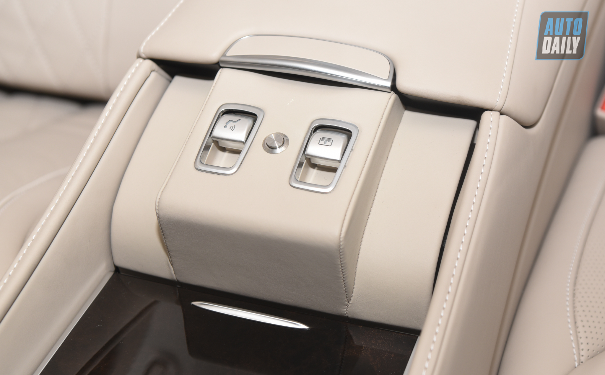 Ảnh chi tiết Mercedes-Maybach S650 Pullman 2020 đầu tiên tại Việt Nam dsc-0912.jpg