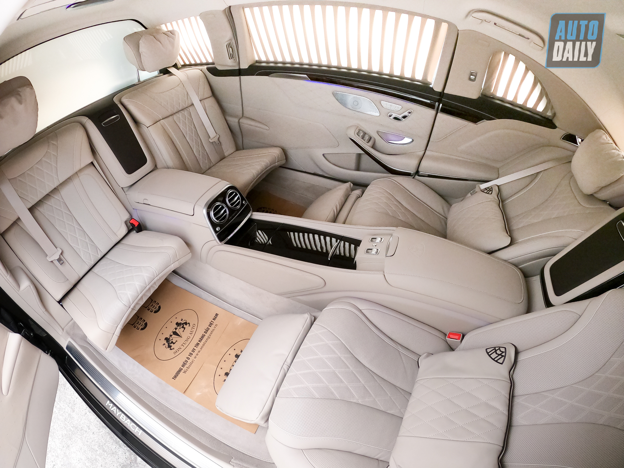 Ảnh chi tiết Mercedes-Maybach S650 Pullman 2020 đầu tiên tại Việt Nam gopr7953.jpg