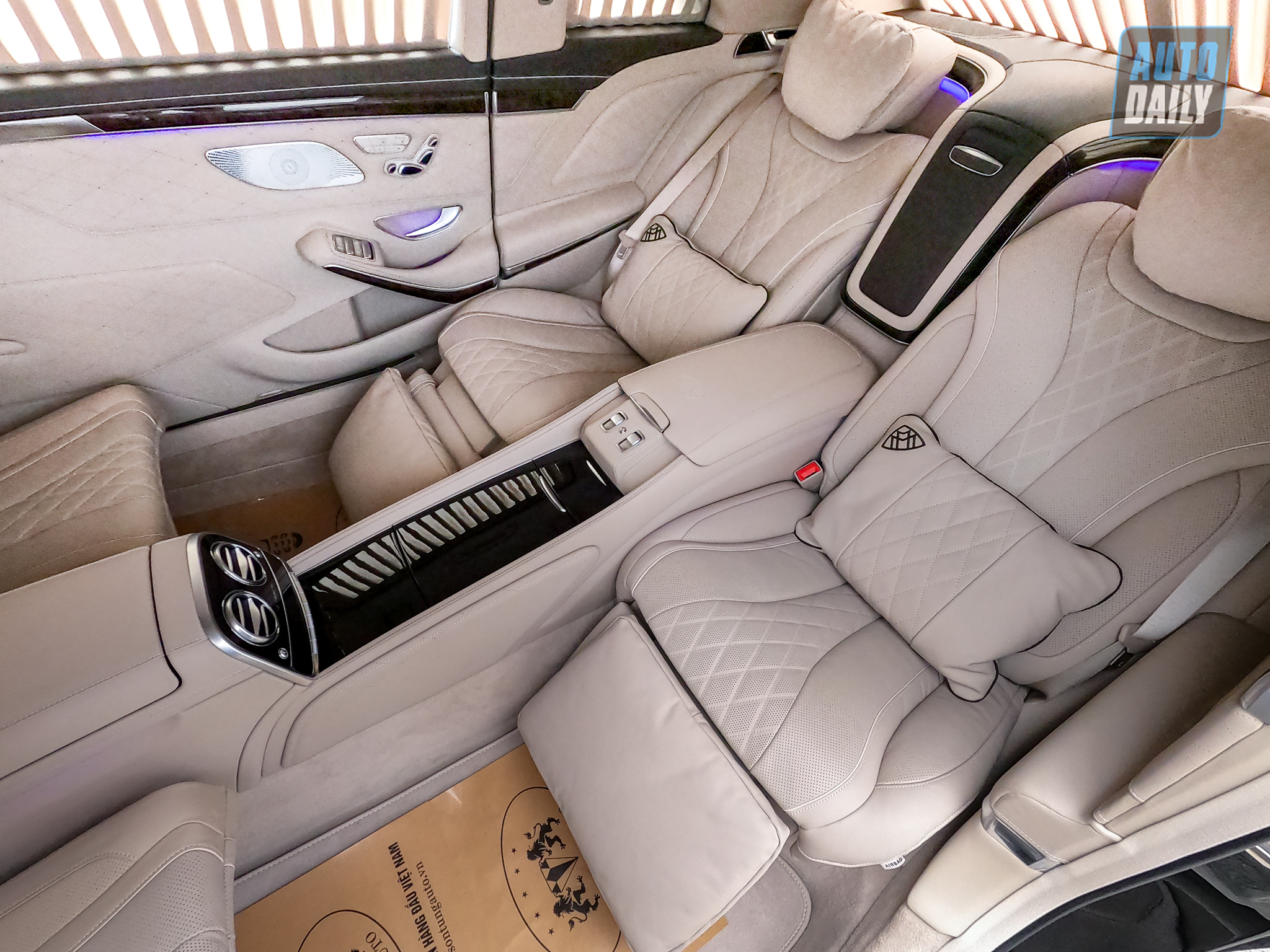 Ảnh chi tiết Mercedes-Maybach S650 Pullman 2020 đầu tiên tại Việt Nam gopr7955.jpg