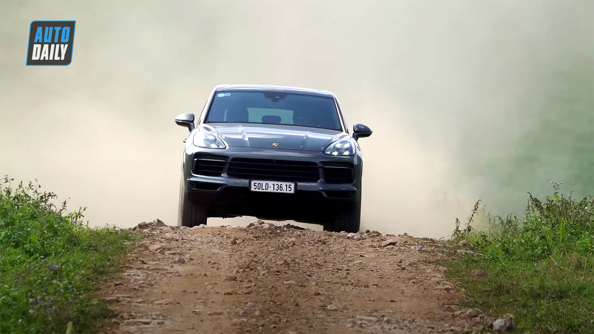 Teaser Porsche Cayenne - Một từ thôi: ĐẲNG CẤP