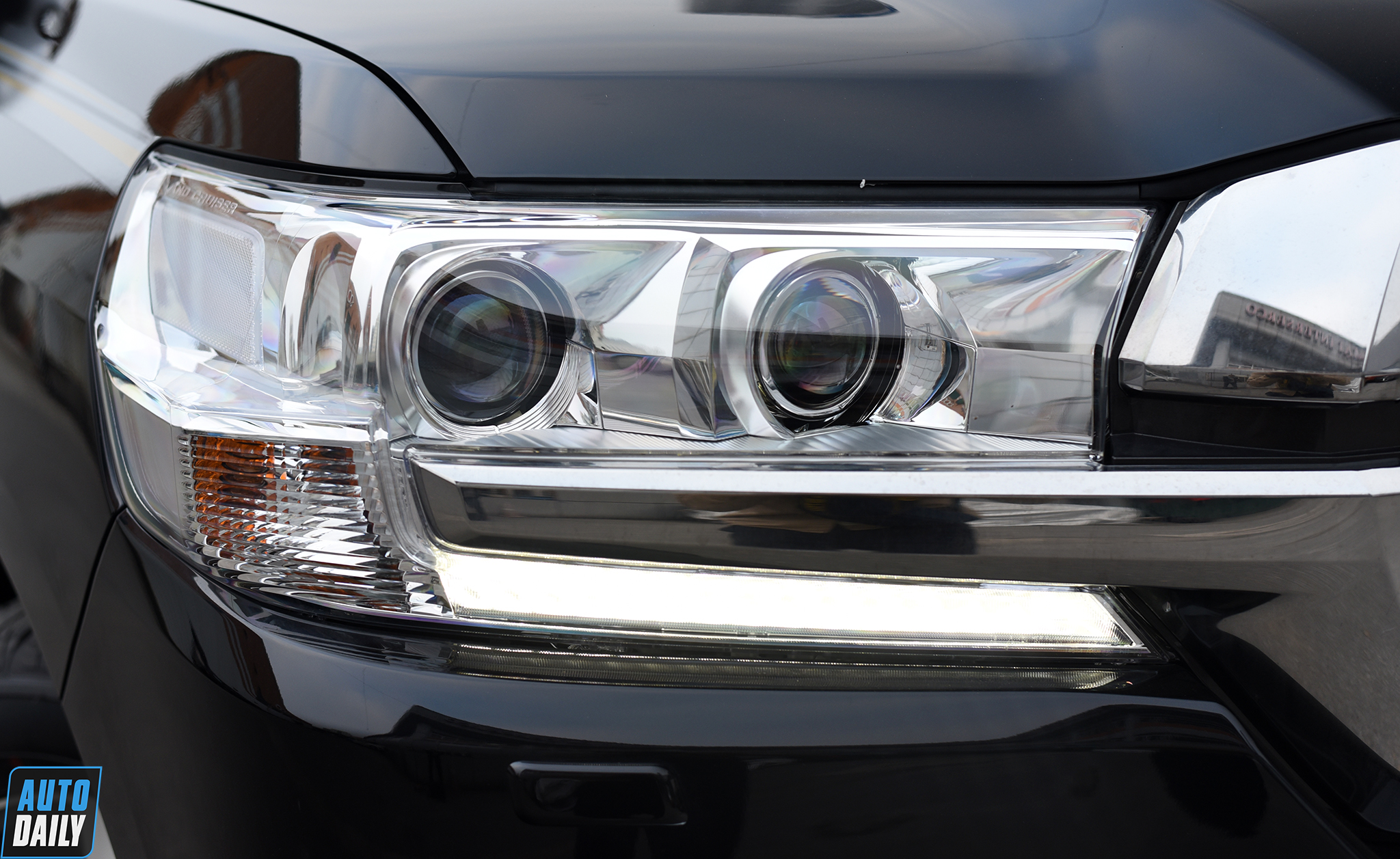 Ảnh chi tiết Toyota Land Cruiser VXS V8 5.7L 2021 tại Việt Nam 3.jpg