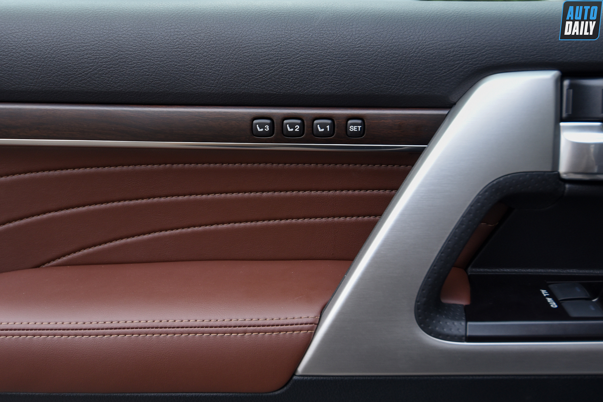 Ảnh chi tiết Toyota Land Cruiser VXS V8 5.7L 2021 tại Việt Nam dsc-2245-copy.jpg