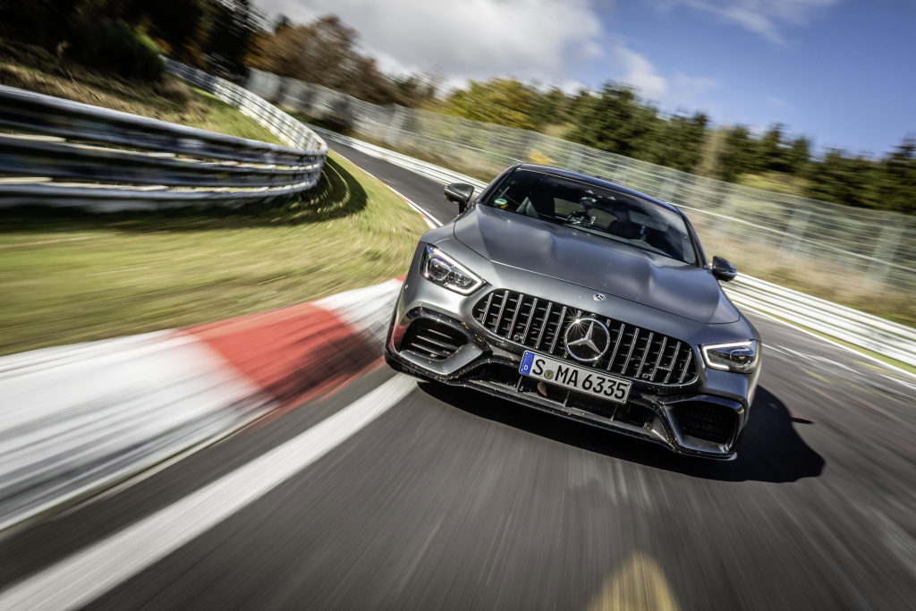 Mercedes-AMG phá vỡ 2 kỷ lục tốc độ tại 