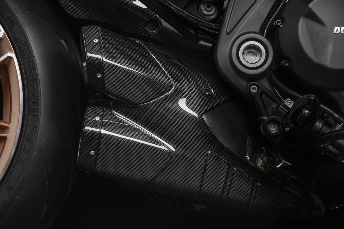 Ducati-Diavel-1260-Lamborghini-2020%20(14).jpg