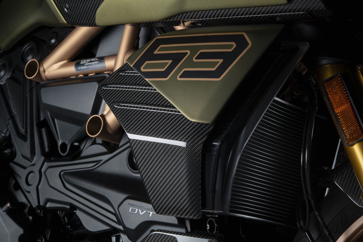 Ducati-Diavel-1260-Lamborghini-2020%20(16).jpg