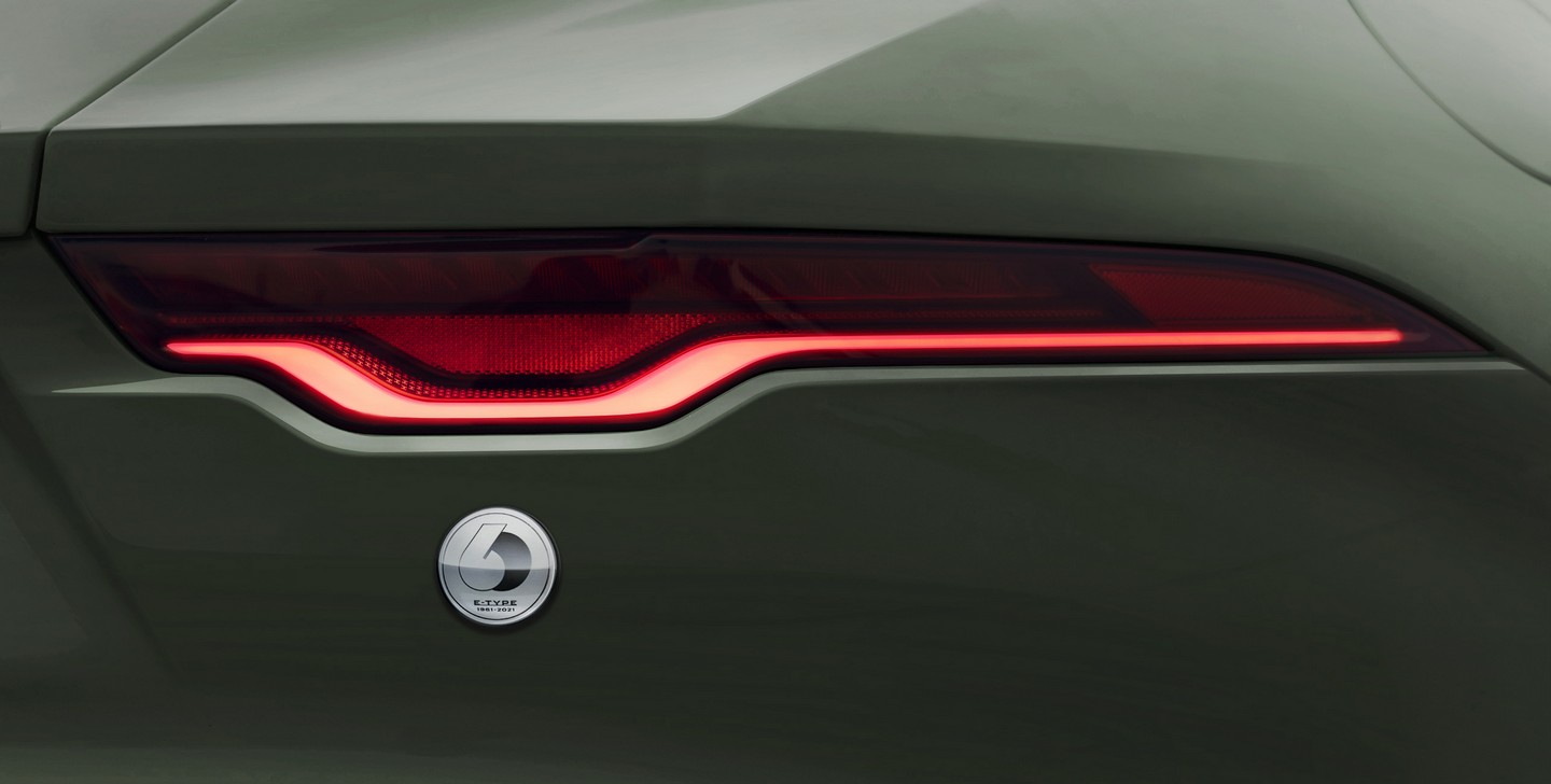 Jaguar-F-TYPE-Heritage-60-Edition-2021%20(8).jpg