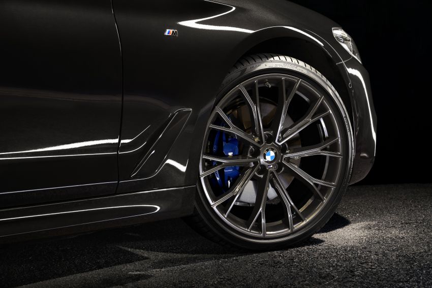 BMW 5 Series phiên bản “Bóng đêm” có giá từ 97.300 USD tại Malaysia bmw-530i-m-sport-dark-shadow-edition-8-850x567.jpg