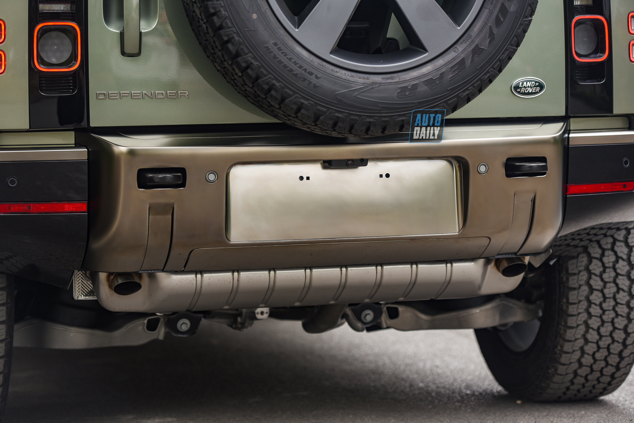 Ảnh chi tiết Land Rover Defender 110 X giá từ 6,31 tỷ tại Việt Nam 29.jpg