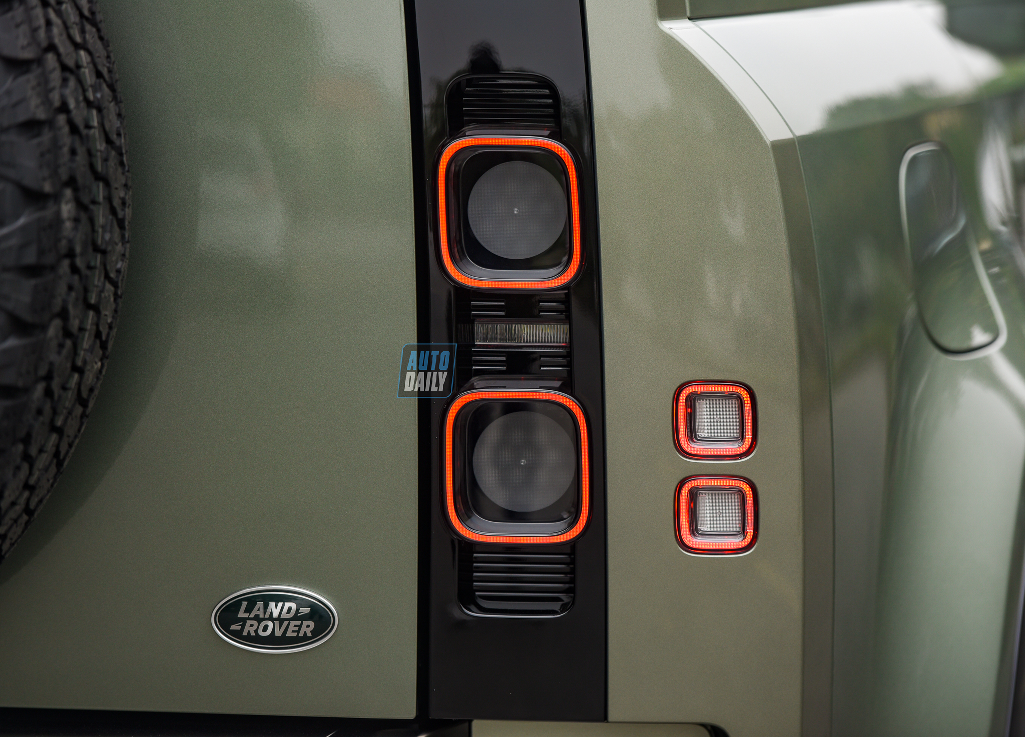 Ảnh chi tiết Land Rover Defender 110 X giá từ 6,31 tỷ tại Việt Nam 31.jpg