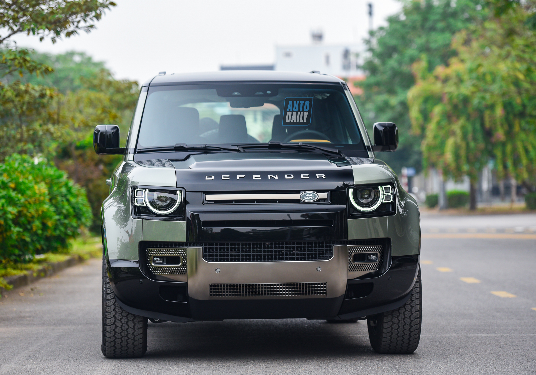 Ảnh chi tiết Land Rover Defender 110 X giá từ 6,31 tỷ tại Việt Nam 38.jpg