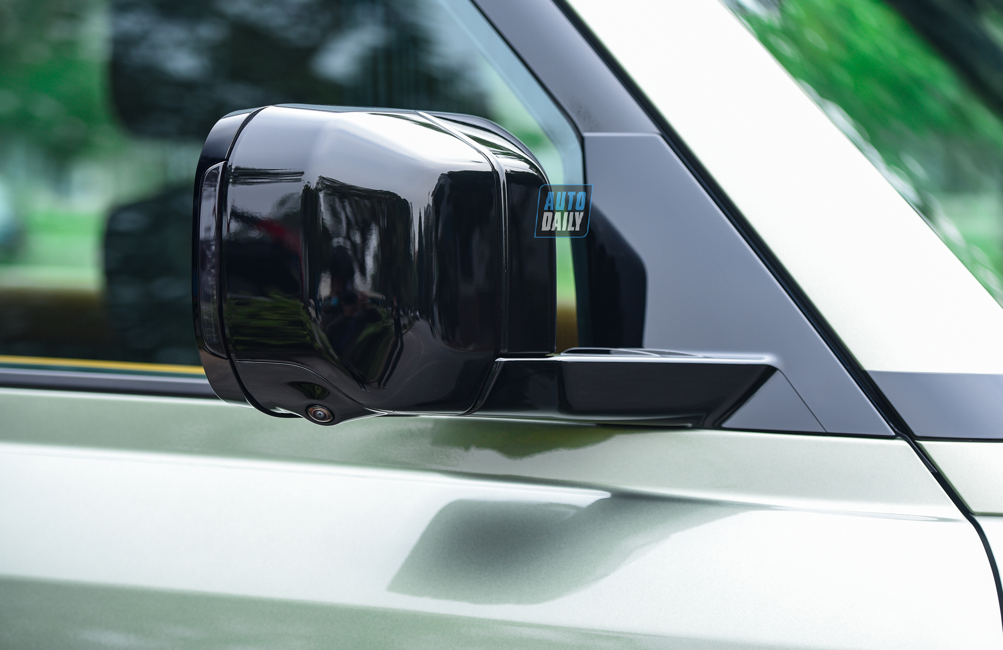 Ảnh chi tiết Land Rover Defender 110 X giá từ 6,31 tỷ tại Việt Nam 40.jpg