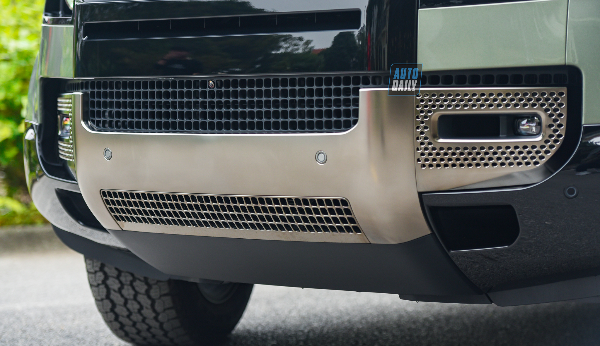 Ảnh chi tiết Land Rover Defender 110 X giá từ 6,31 tỷ tại Việt Nam 46.jpg