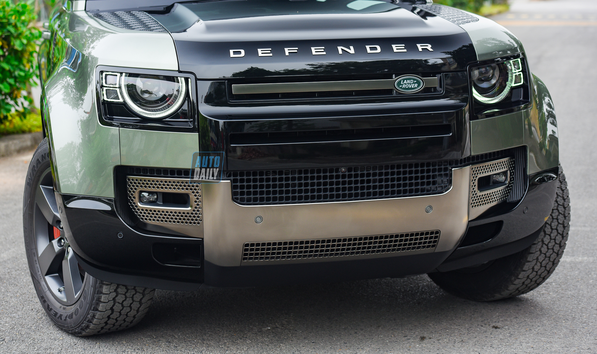 Ảnh chi tiết Land Rover Defender 110 X giá từ 6,31 tỷ tại Việt Nam 47.jpg