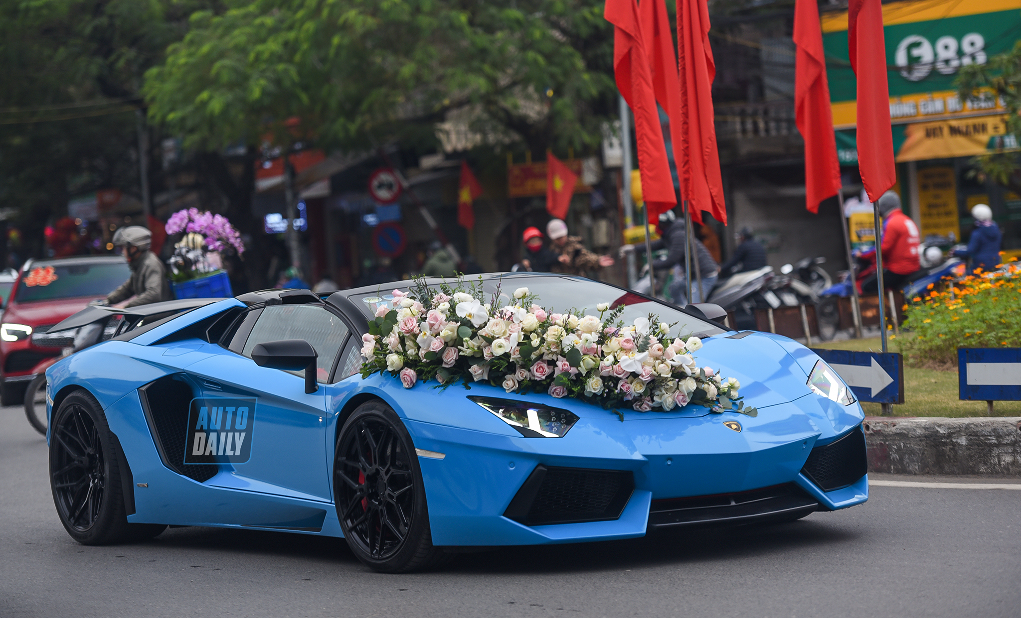 Siêu xe Lamborghini Aventador mui trần làm xe hoa tại Hải Phòng 20.jpg