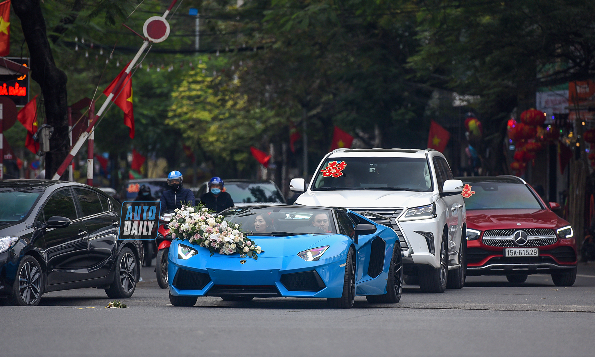 Siêu xe Lamborghini Aventador mui trần làm xe hoa tại Hải Phòng 24.jpg