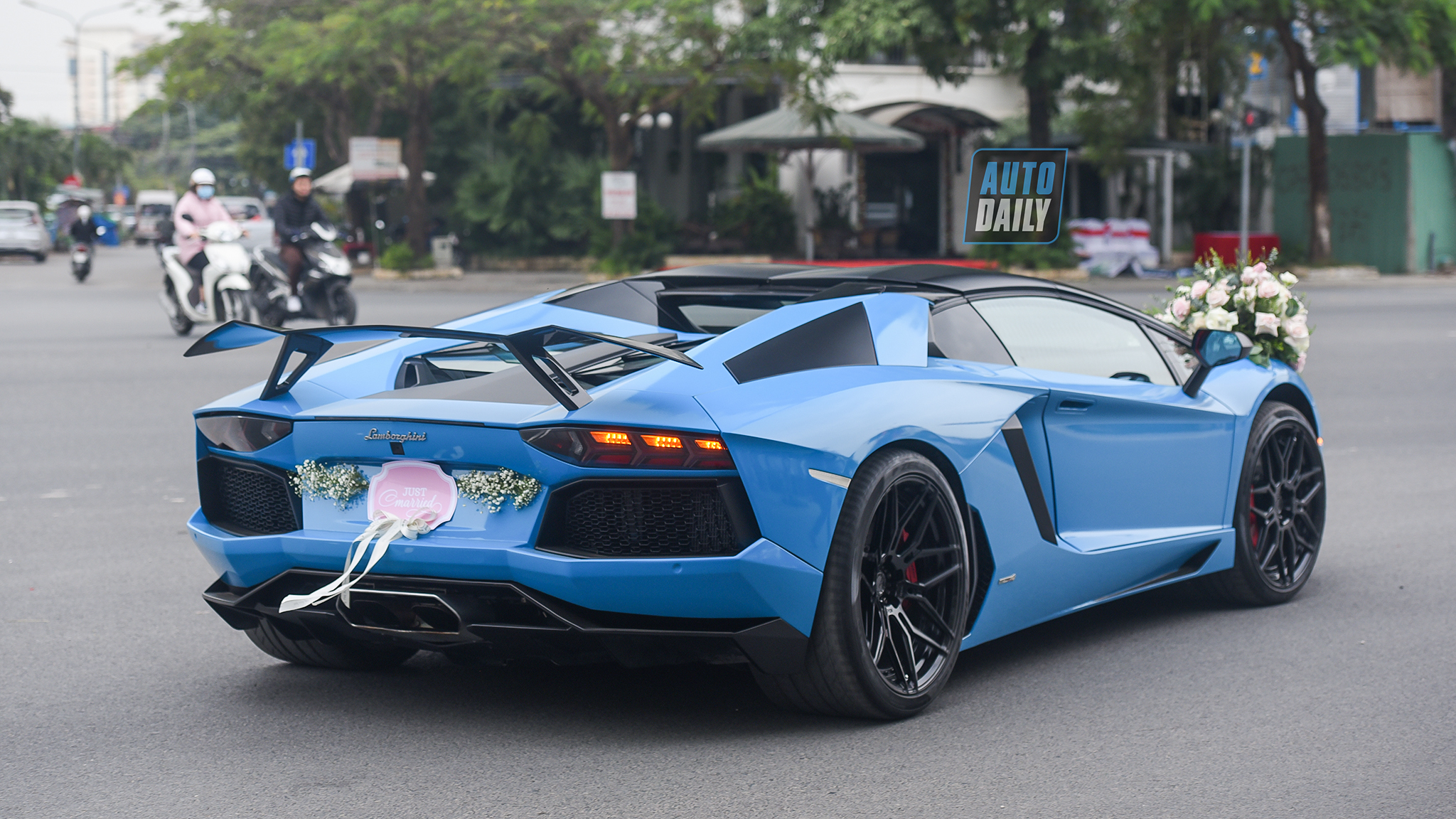 Siêu xe Lamborghini Aventador mui trần làm xe hoa tại Hải Phòng 49.jpg