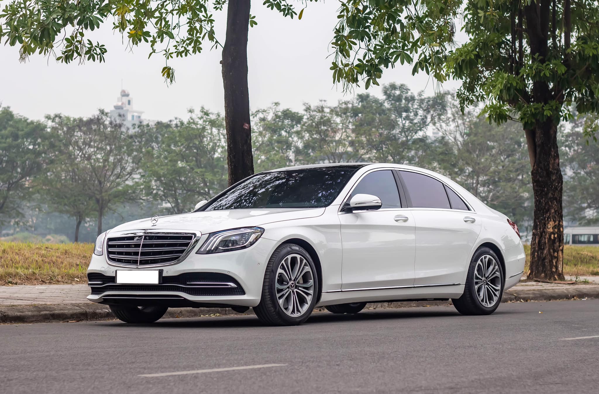 Ca sĩ Tuấn Hưng, MC Trấn Thành đồng loạt bán Mercedes-Benz S450 L 136397098-10222217905771856-8105848048629070320-o.jpg