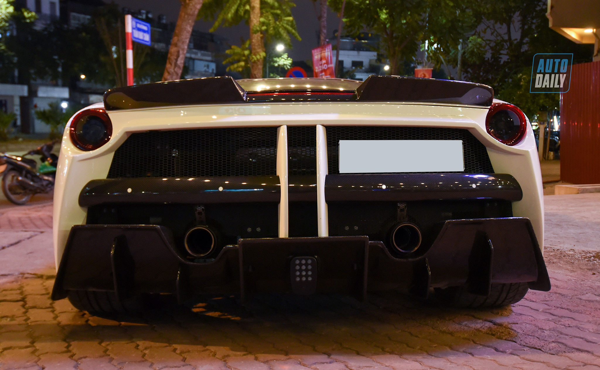 Siêu xe Ferrari 488 GTB độ Misha độc nhất Việt Nam xuất hiện tại Hà Nội dsc-5995-copy.jpg