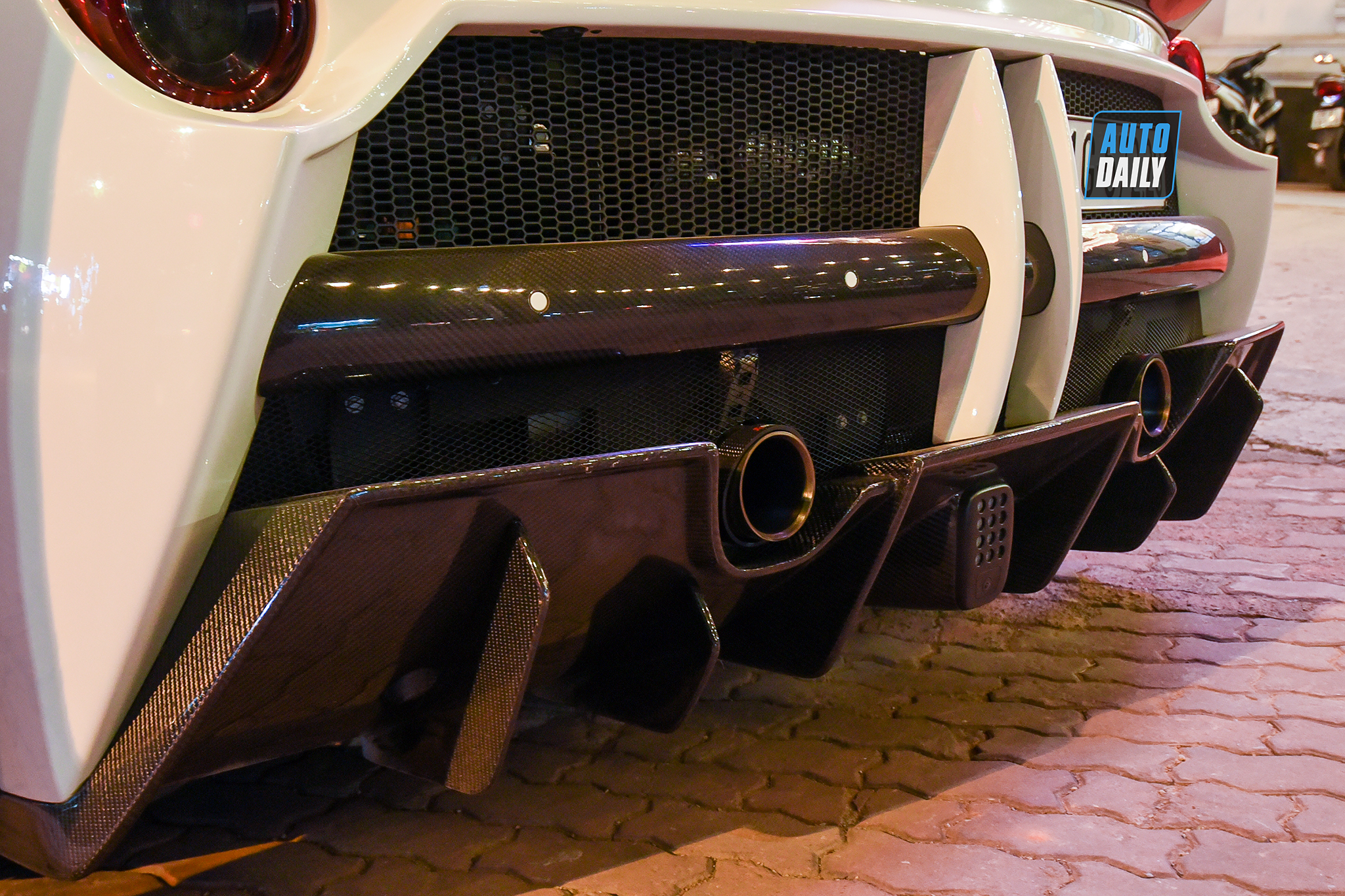 Siêu xe Ferrari 488 GTB độ Misha độc nhất Việt Nam xuất hiện tại Hà Nội dsc-6007-copy.jpg