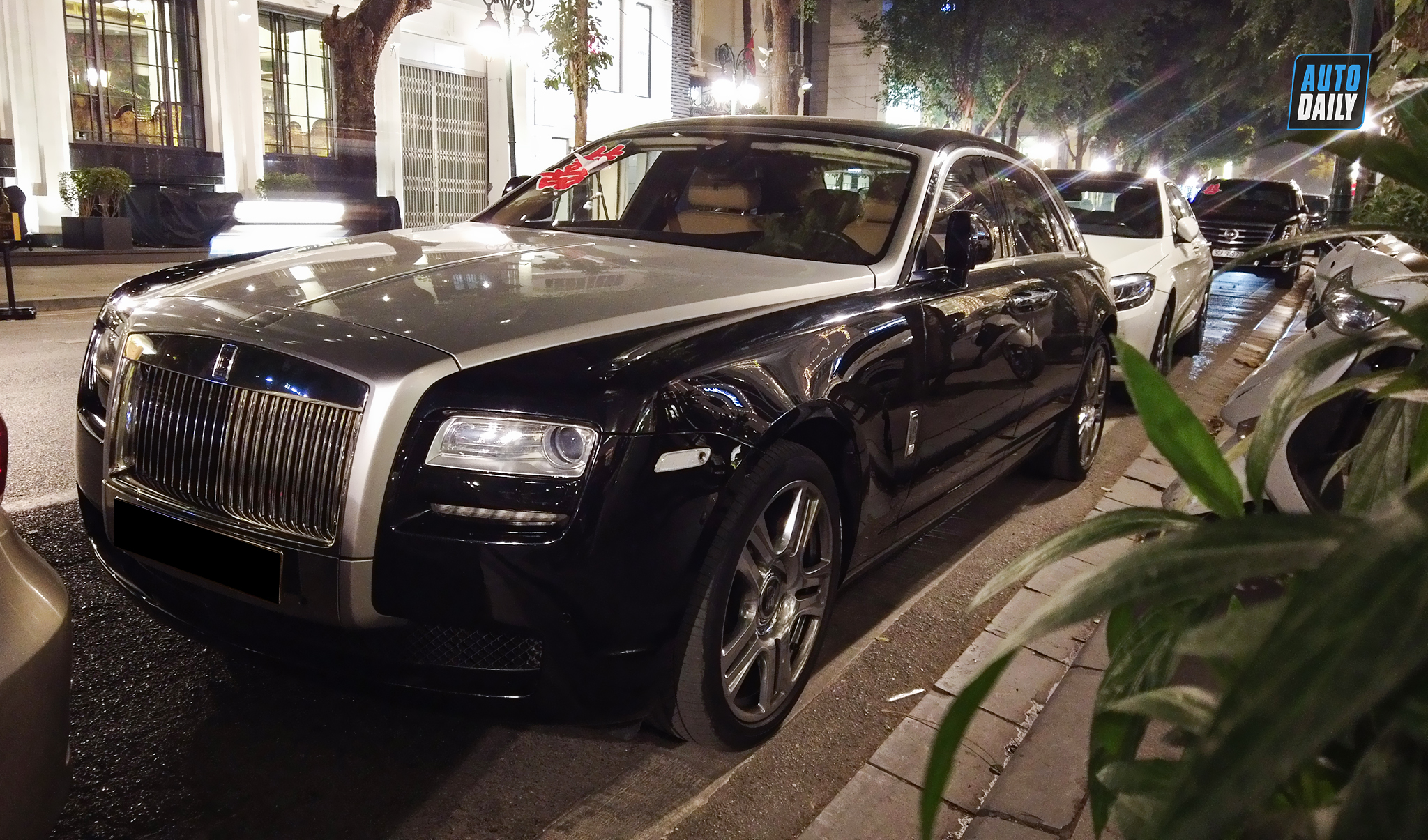 Rolls-Royce Cullinan và dàn xe hoa hoành tráng trong đám cưới tại Hà Nội dam-cuoi-10.jpg