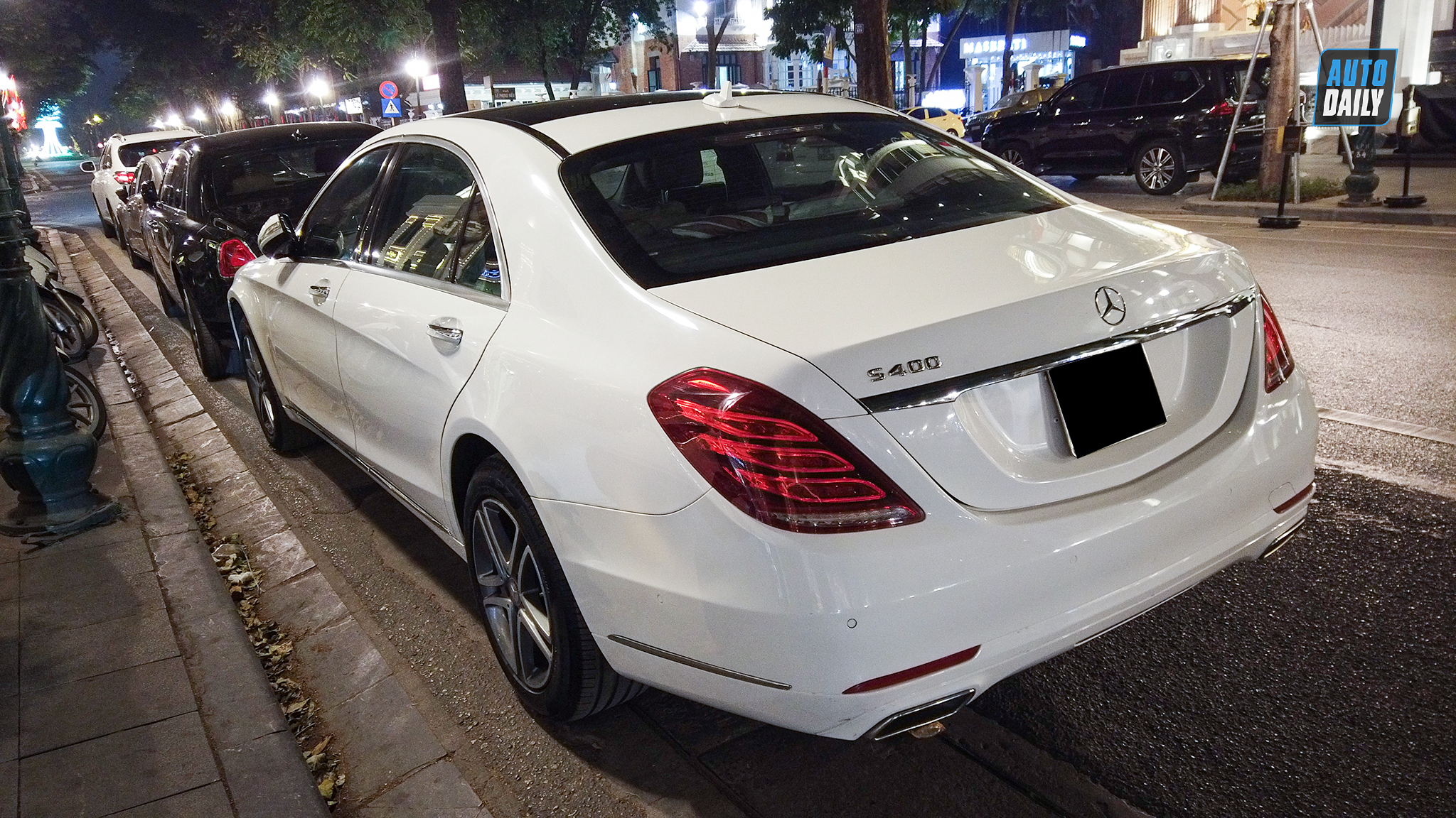 Rolls-Royce Cullinan và dàn xe hoa hoành tráng trong đám cưới tại Hà Nội dam-cuoi-18.jpg