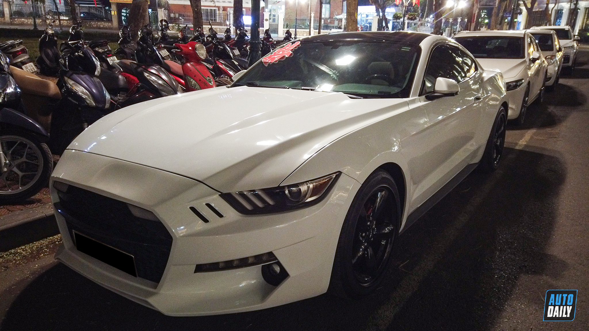 Rolls-Royce Cullinan và dàn xe hoa hoành tráng trong đám cưới tại Hà Nội dam-cuoi-2.jpg