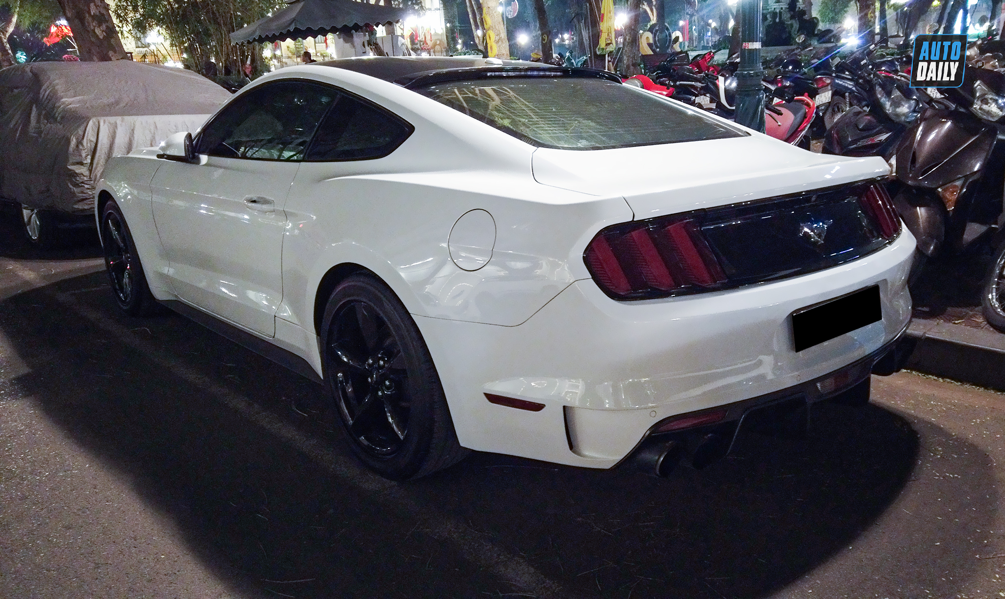 Rolls-Royce Cullinan và dàn xe hoa hoành tráng trong đám cưới tại Hà Nội dam-cuoi-3.jpg