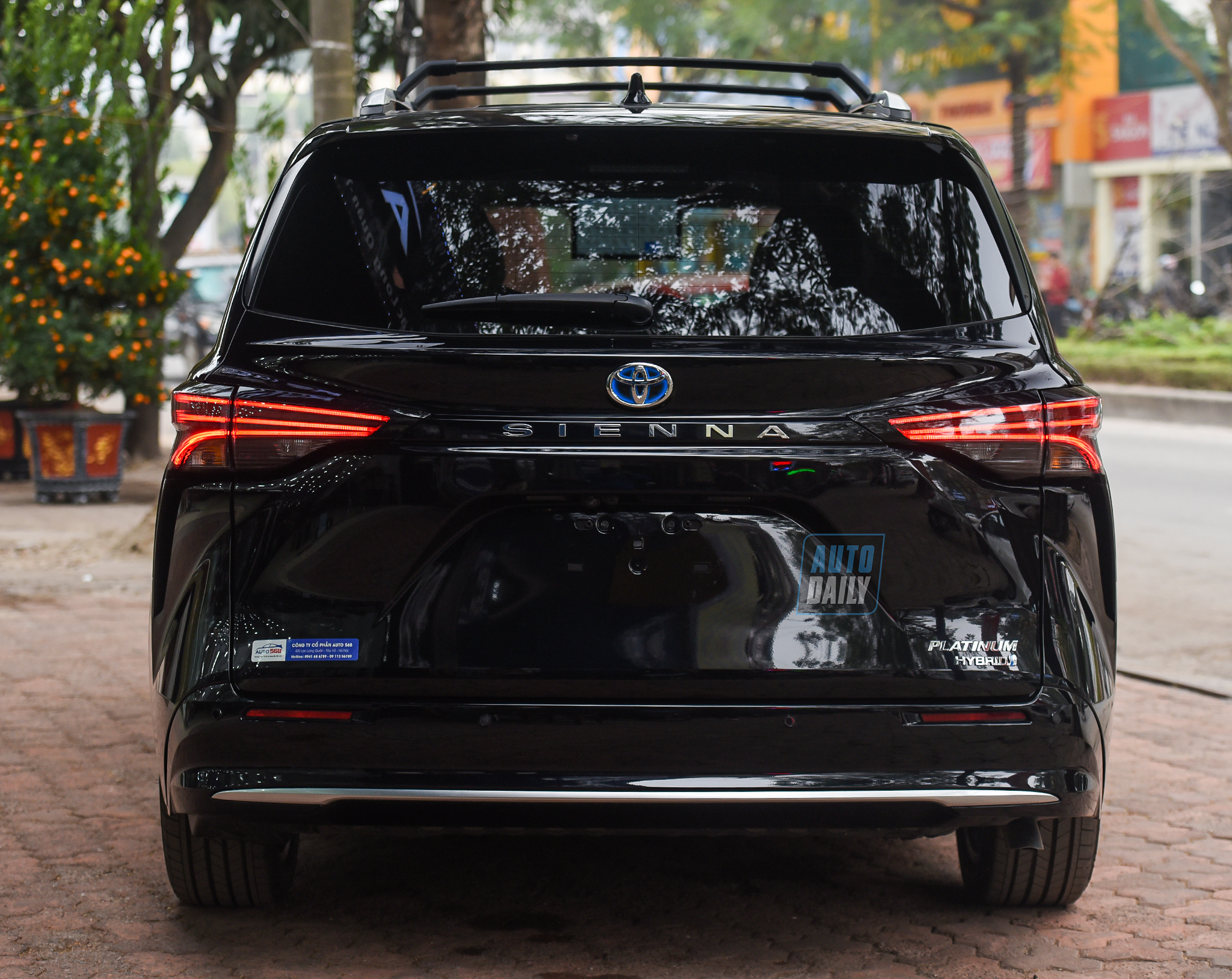 Ảnh chi tiết Toyota Sienna 2021 giá hơn 4 tỷ tại Việt Nam 8.jpg