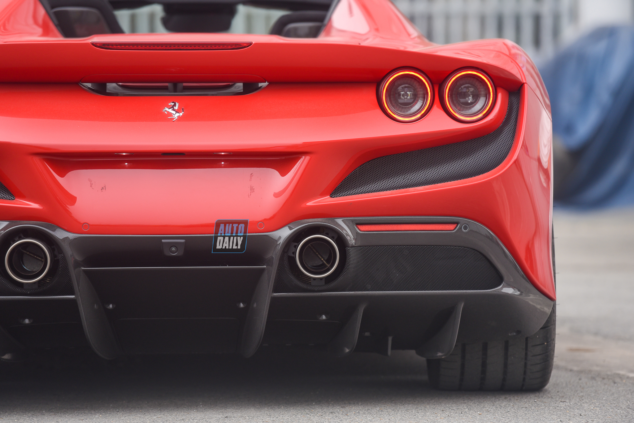 Ảnh chi tiết Ferrari F8 Spider giá hơn 1 triệu USD tại Việt Nam 10.jpg
