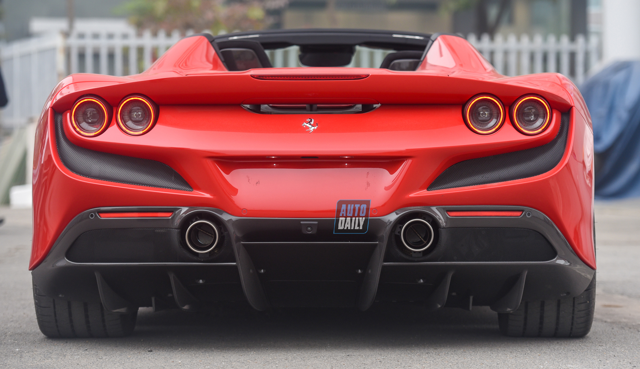 Chi tiết siêu xe Ferrari F8 Spider giá hơn 1 triệu USD tại Việt Nam