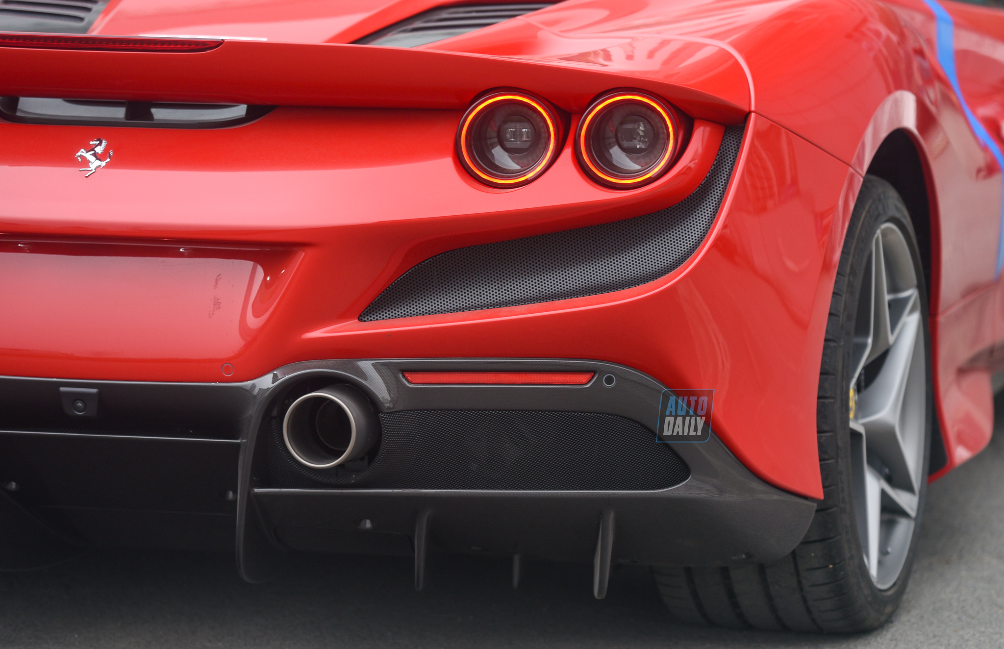 Ảnh chi tiết Ferrari F8 Spider giá hơn 1 triệu USD tại Việt Nam 12.jpg