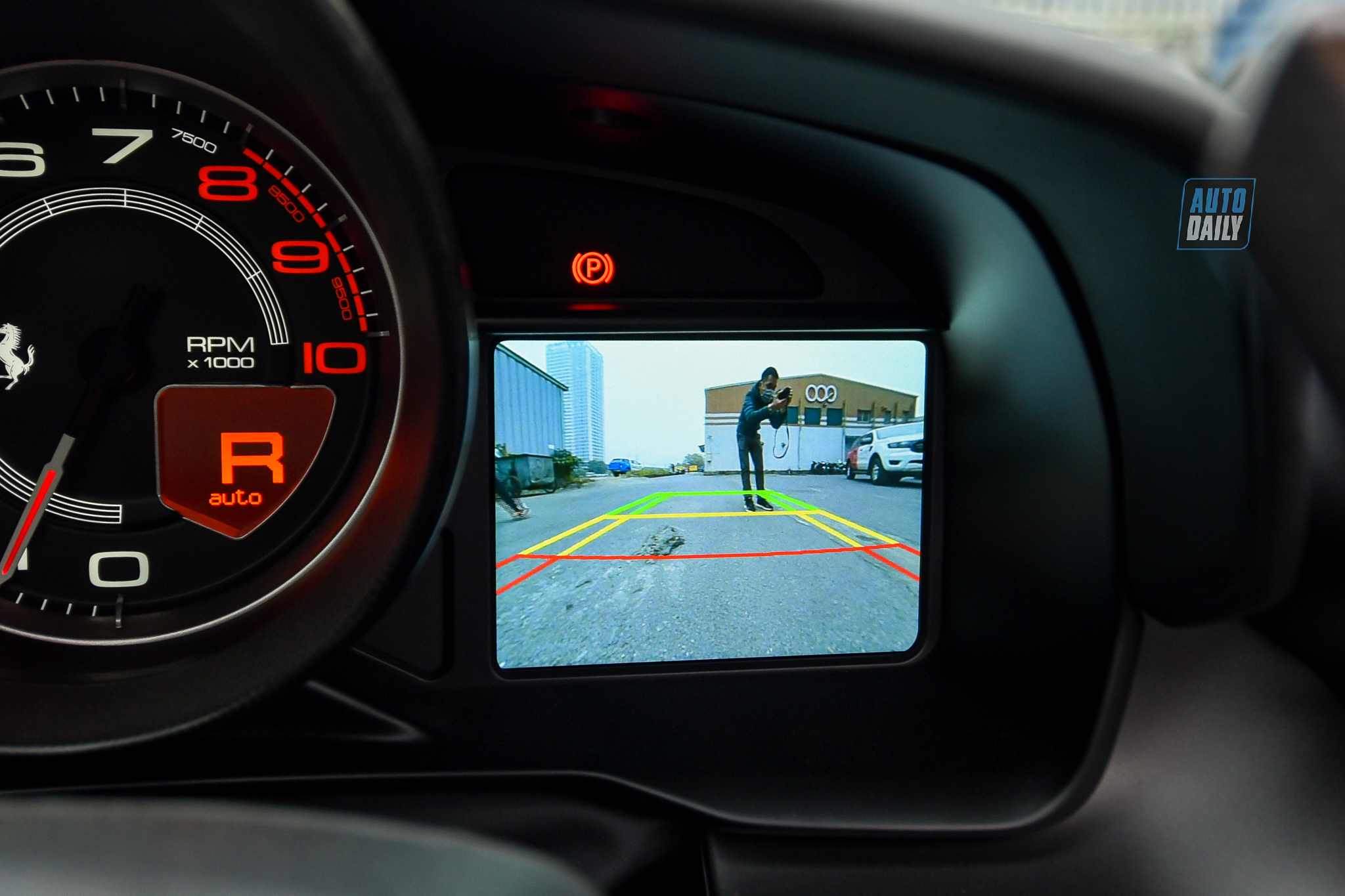 Ảnh chi tiết Ferrari F8 Spider giá hơn 1 triệu USD tại Việt Nam 17.jpg