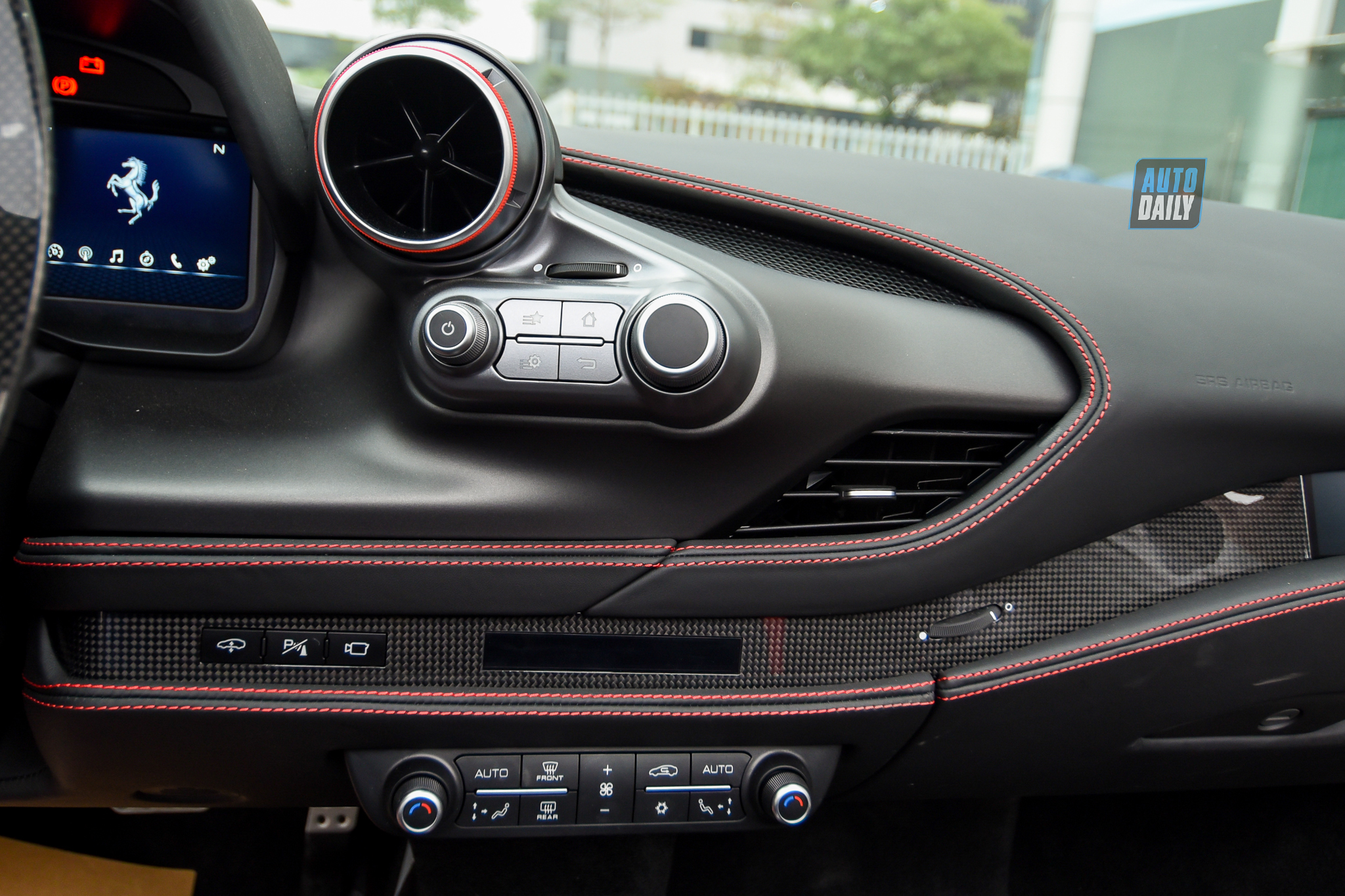 Ảnh chi tiết Ferrari F8 Spider giá hơn 1 triệu USD tại Việt Nam 21.jpg