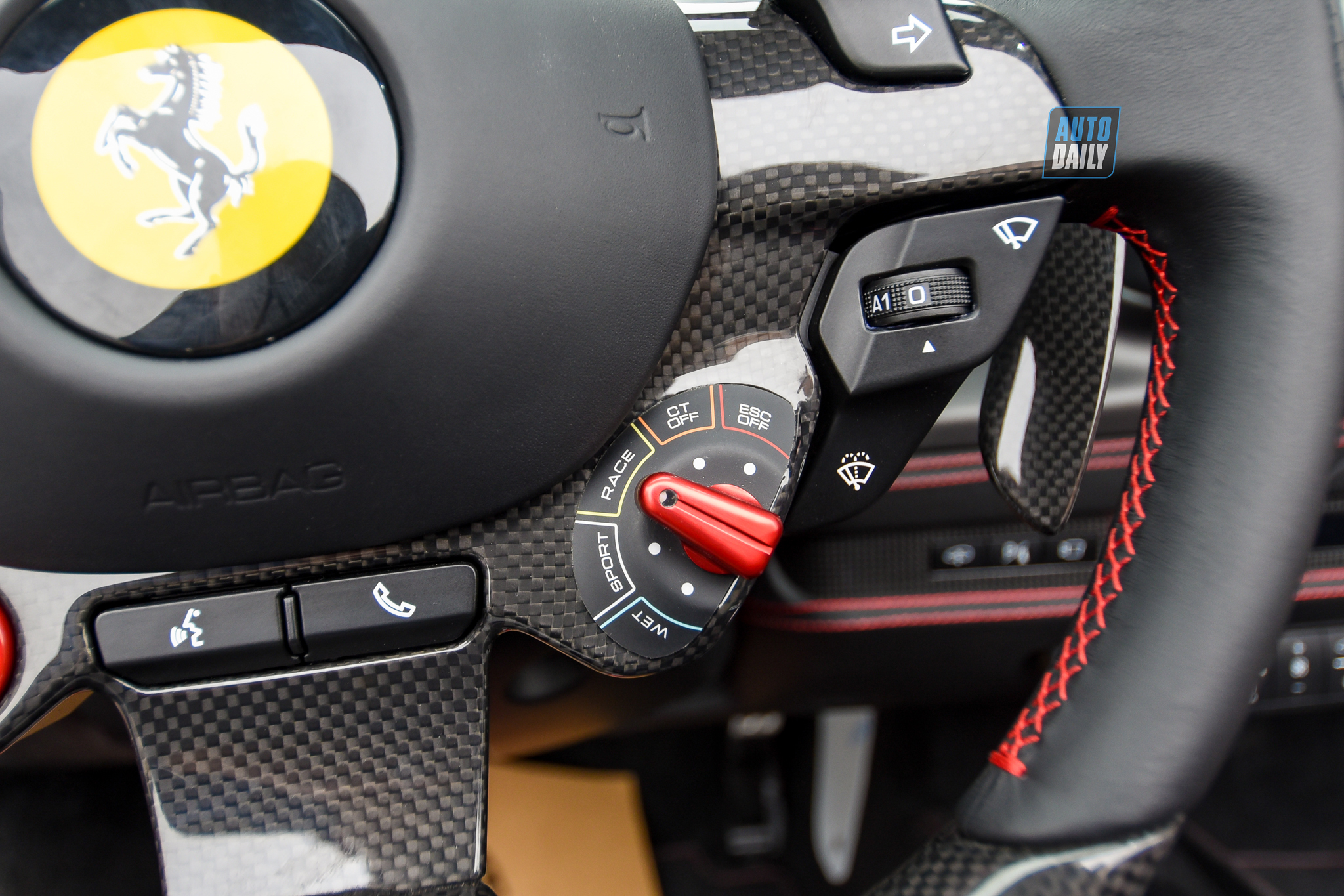 Ảnh chi tiết Ferrari F8 Spider giá hơn 1 triệu USD tại Việt Nam 24.jpg