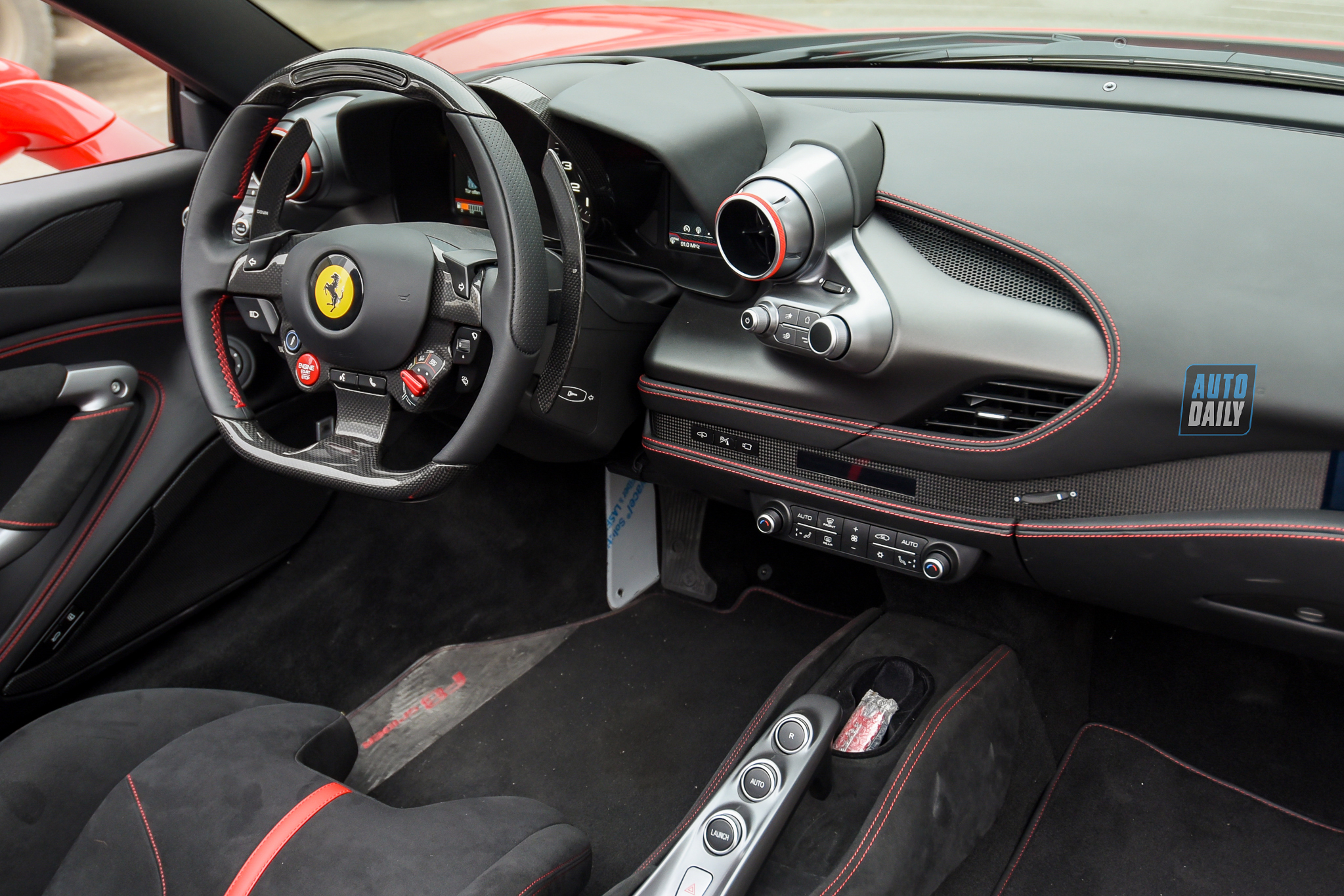 Chi tiết siêu xe Ferrari F8 Spider giá hơn 1 triệu USD tại Việt Nam 29.jpg