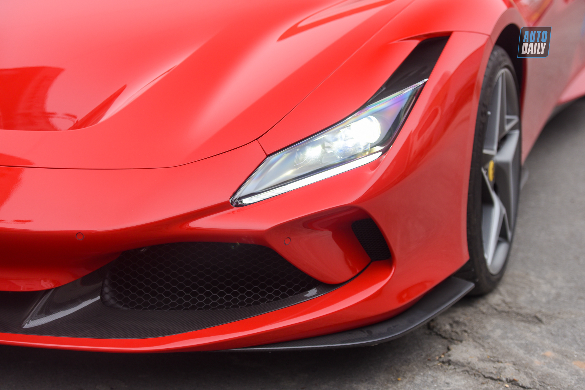 Ảnh chi tiết Ferrari F8 Spider giá hơn 1 triệu USD tại Việt Nam 3.jpg