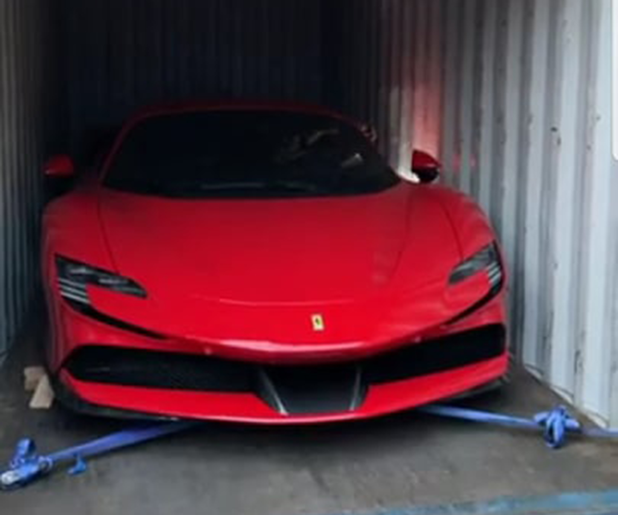 Siêu xe triệu đô Ferrari SF90 Stradale đầu tiên về Việt Nam 144302125-1051864818646308-2551460709776233466-n.jpg