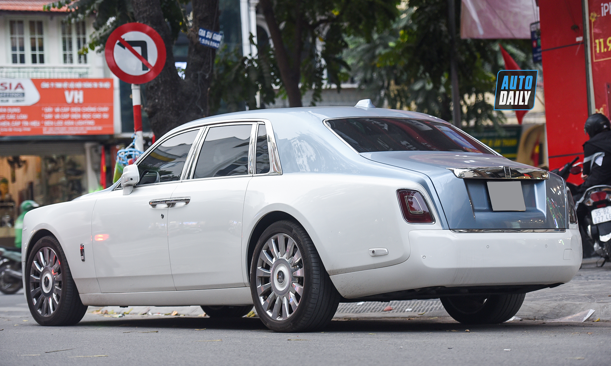 Siêu phẩm Rolls-Royce Phantom VIII 2 màu độc đáo trên phố Hà Nội dsc-2277-copy.jpg